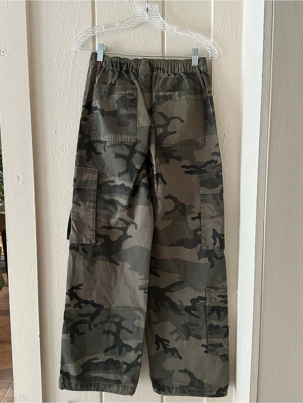 EXCELLENT SANCTUARY/ANTHROPOLOGIE CAMO PULL ON CARGO PANTS WOW XS - Picture 3 of 3